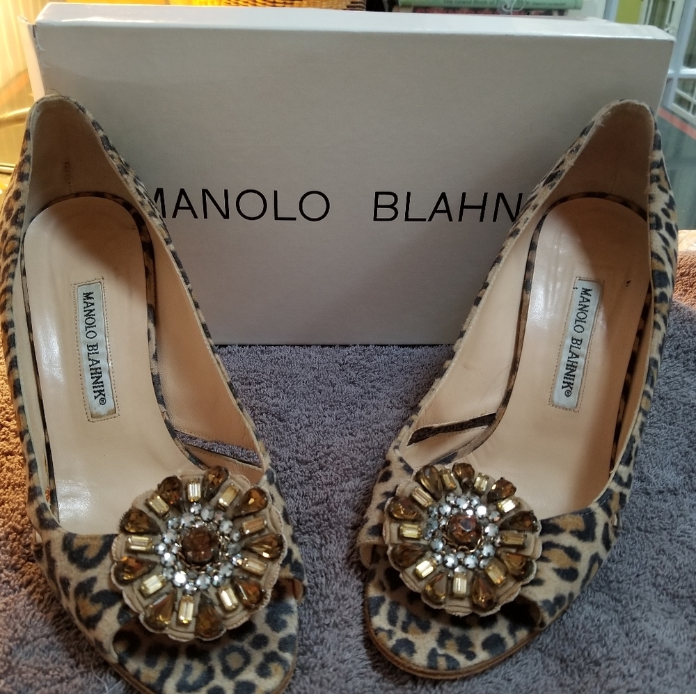 MANOLO BLAHNIK LEOPARD 39.5